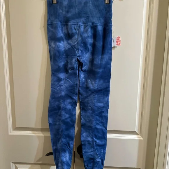 Free People Good Karma Ribbed Leggings
M/L, NWT - Picture 3 of 5